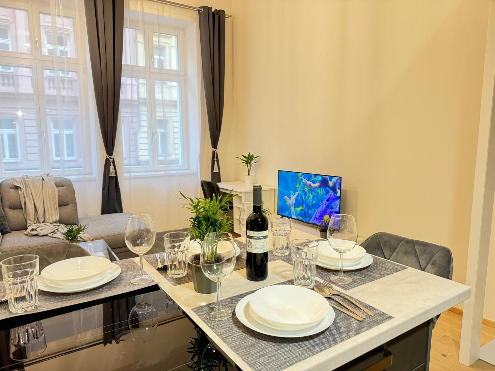 Free Parking - Cozy Apartment Near Vysehrad Railway Bridge Prague Exterior photo